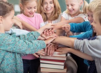 15 Tips for Creating a Collaborative Classroom This School Year